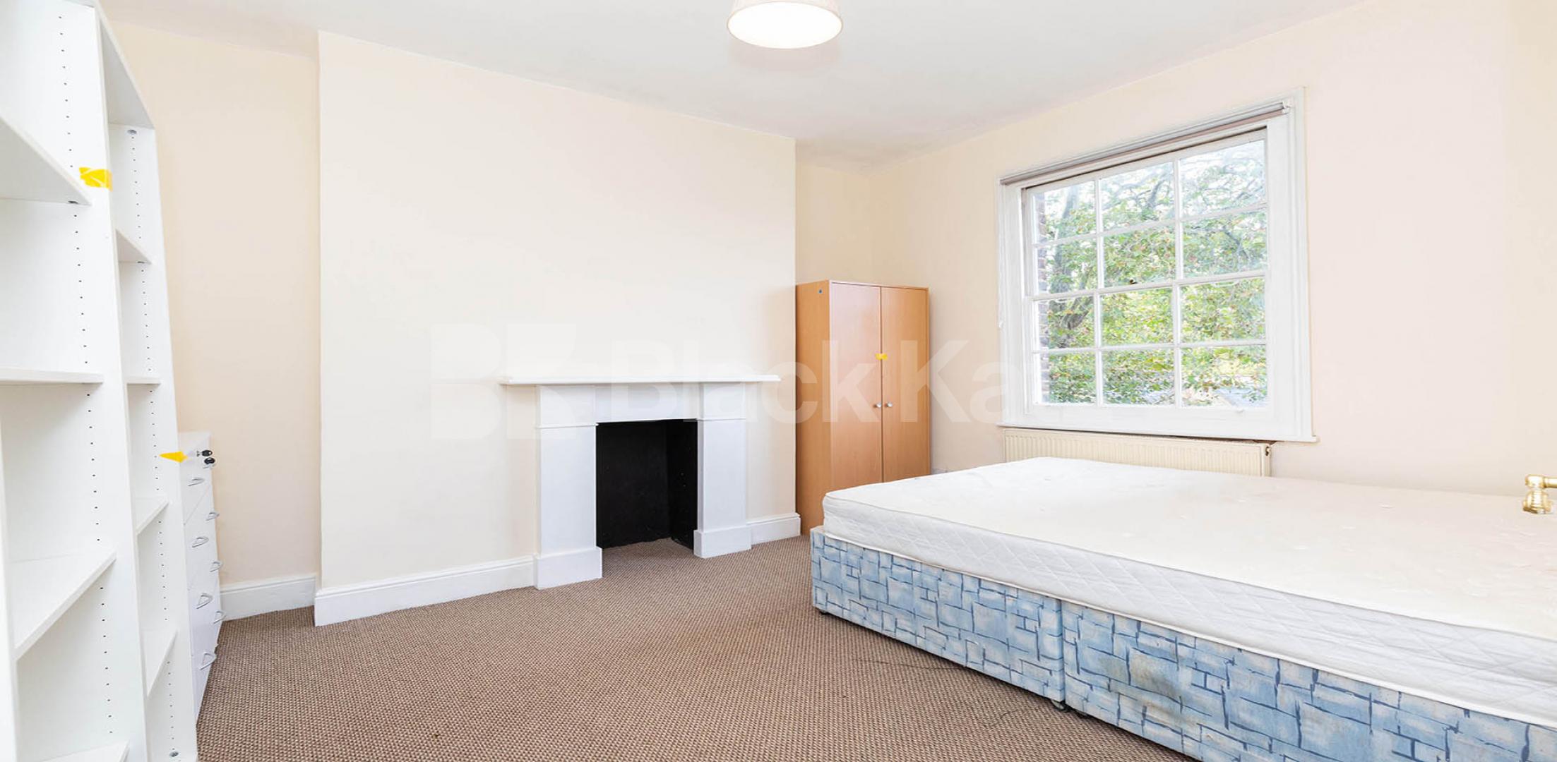 			NEW INSTRUCTION!, 3 Bedroom, 1 bath, 1 reception Flat			 Calthorpe Street, BLOOMSBURY 